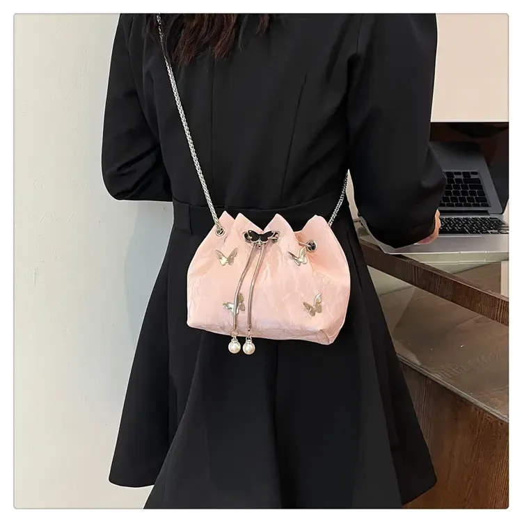 Design Pleated Drawstring Butterfly Shoulder Messenger Bag Versatile Chain Bucket Bag with Unique Pleated Design & Secure Drawstring Closure for Everyday Use