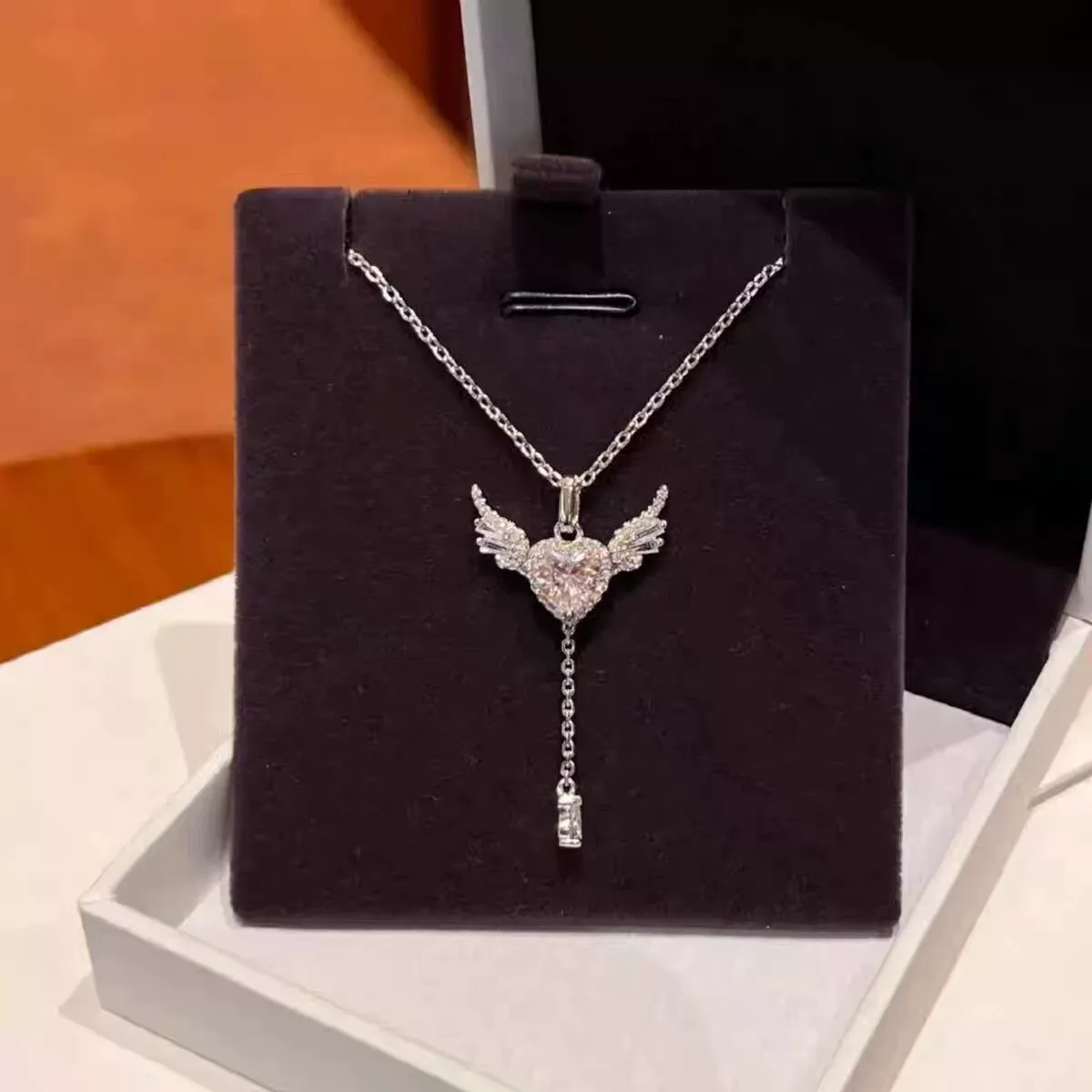 Angel Necklace for Women, Heart Pendant Necklace with Movable Wings, Fashion Versatile Elegant Jewelry, Party Daily Birthday Gift