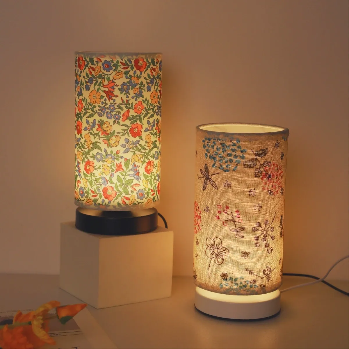 Floral Pattern LED Table Lamp, USB Rechargeable LED Night Light, Decorative Light for Home Living Room Bedroom, Home Decor, Flower Design Lamp, Indoor Lighting