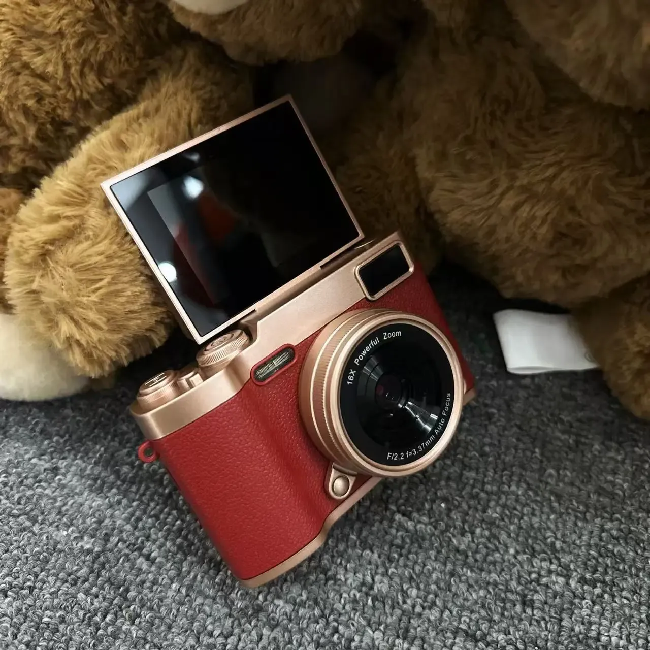 Flip-Screen CCD Camera, Entry-Level Student Pocket Camera with Memory Card, Portable Selfie Digital Camera for Teenagers and Back-to-School Season