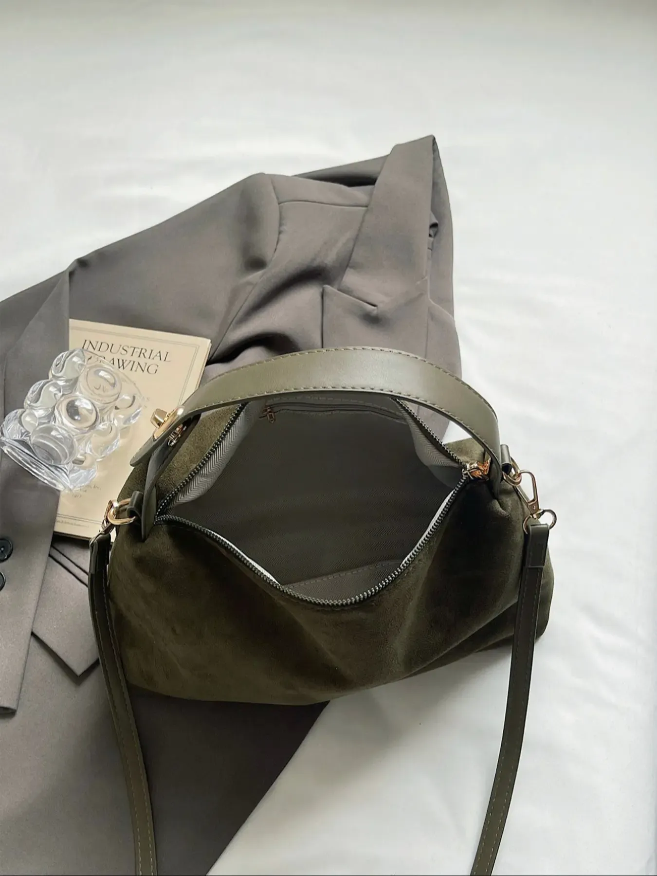 Women's Fall Winter New Suede Pillow Bag, Fashion Minimal Boston Shoulder Crossbody Bag, Elegant Commuter Bag, Suitable for Office, Commute, Shopping, Travel, Gym