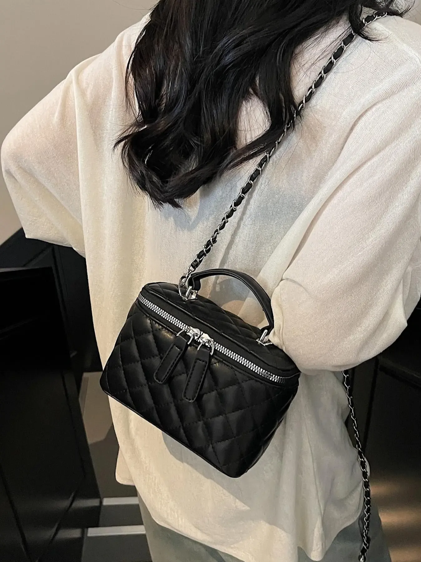 Women's Fashion Quilted Chain Decorated Handbag, Casual Versatile Chic Chain Crossbody Bag for Daily Commuting, Trendy All-match Commuter Bag for Work