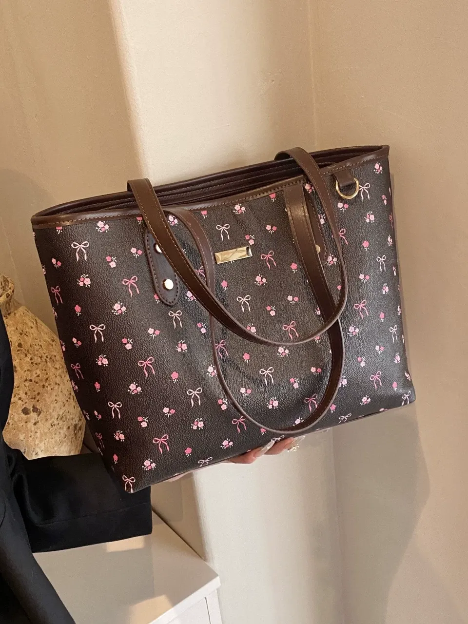 Women's Elegant Ditsy Floral Bow Pattern 25 fall&winter PU Leather Tote Bag, Large Capacity Shoulder Bag for Daily Used, Casual Trendy Versatile High-quality Daily Commuting Bag