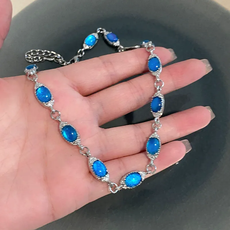 Blue Rhinestone Choker Necklace for Women - Adjustable Length Dainty Clavicle Chain, Summer Luxury Minimalist Statement Jewelry, Perfect for Evening Gowns & Party Outfits