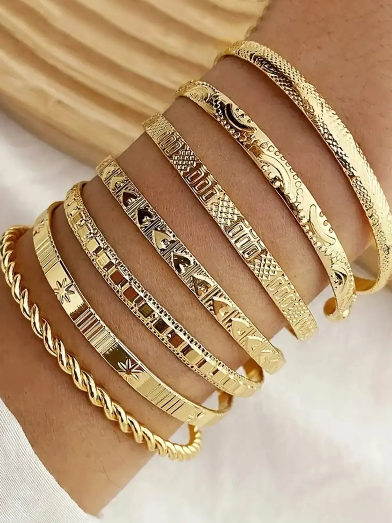 8 Pieces Hollow Floral and Bangle, Trendy Stack Bangle, Flower Design Bracelet, Bangle Bracelet Set, Elegant Women's Jewelry for All Seasons