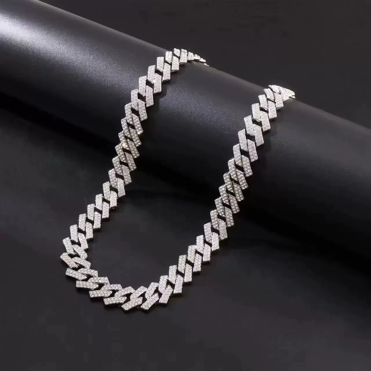 Rhinestone Decorated Cuban Chunky Chain Necklace for Men, Men's Accessories, Punk Accent Piece Cuban Link Design Statement Necklace, Men Accessories, Cuban Link Chain, Trendy Jewelry, Zinc Alloy Craftsmanship
