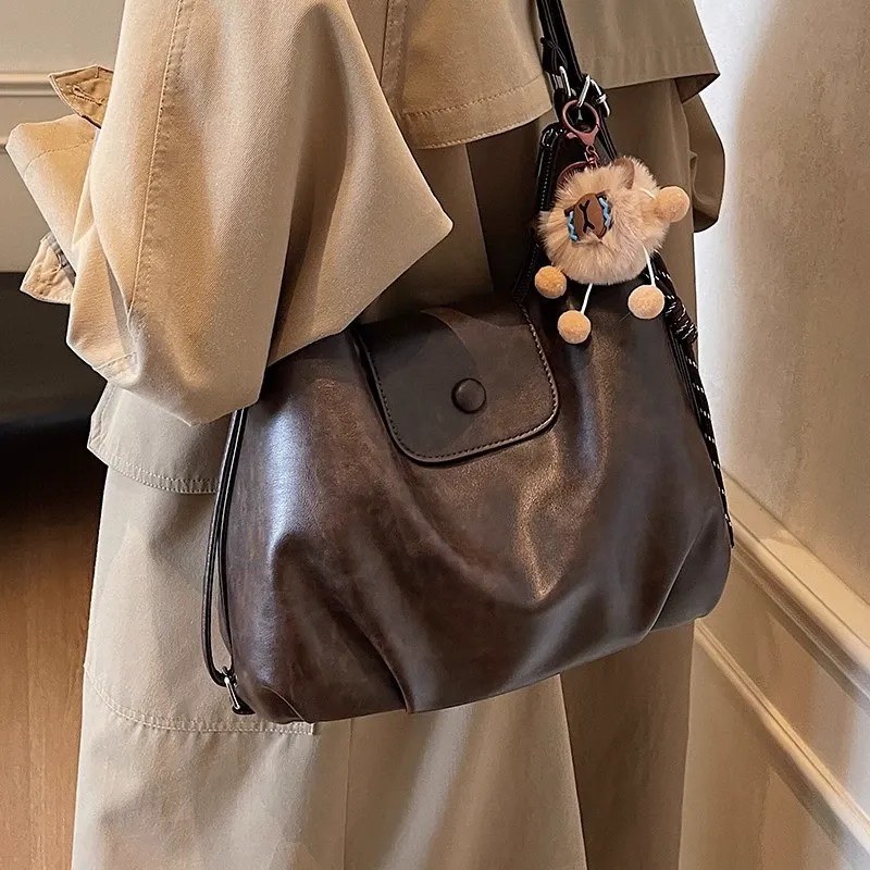 Premium vintage large-capacity bag, commute backpack, shoulder tote bag