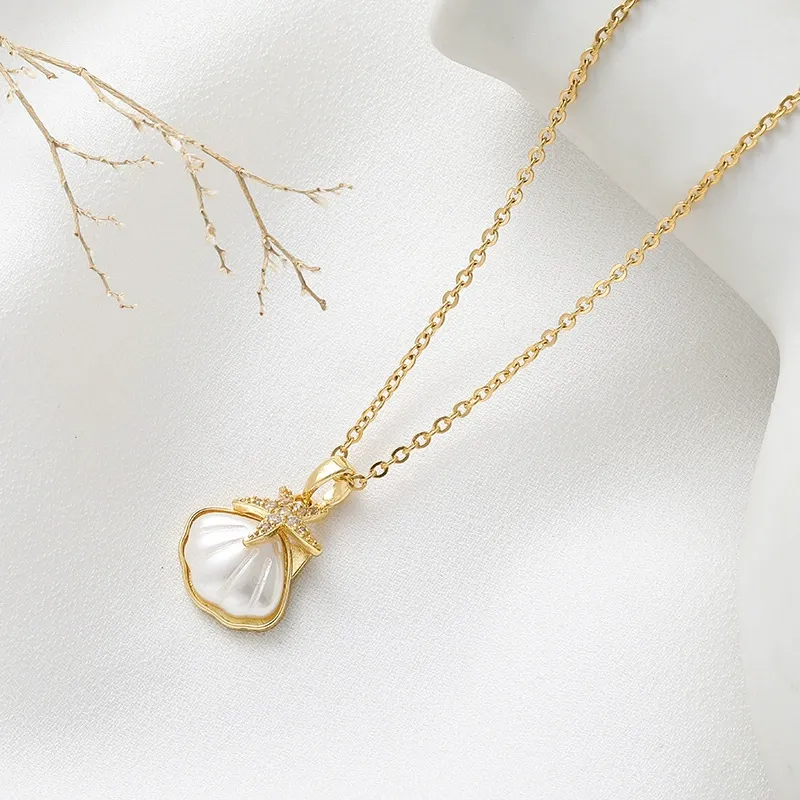 Minimalist Korean Style Titanium Steel Starfish & Shell Necklace for Women - 18K Gold Plated, Unique Ins-Inspired Dainty Jewelry, Fresh & Elegant Collarbone Chain for Daily Wear & Gifting
