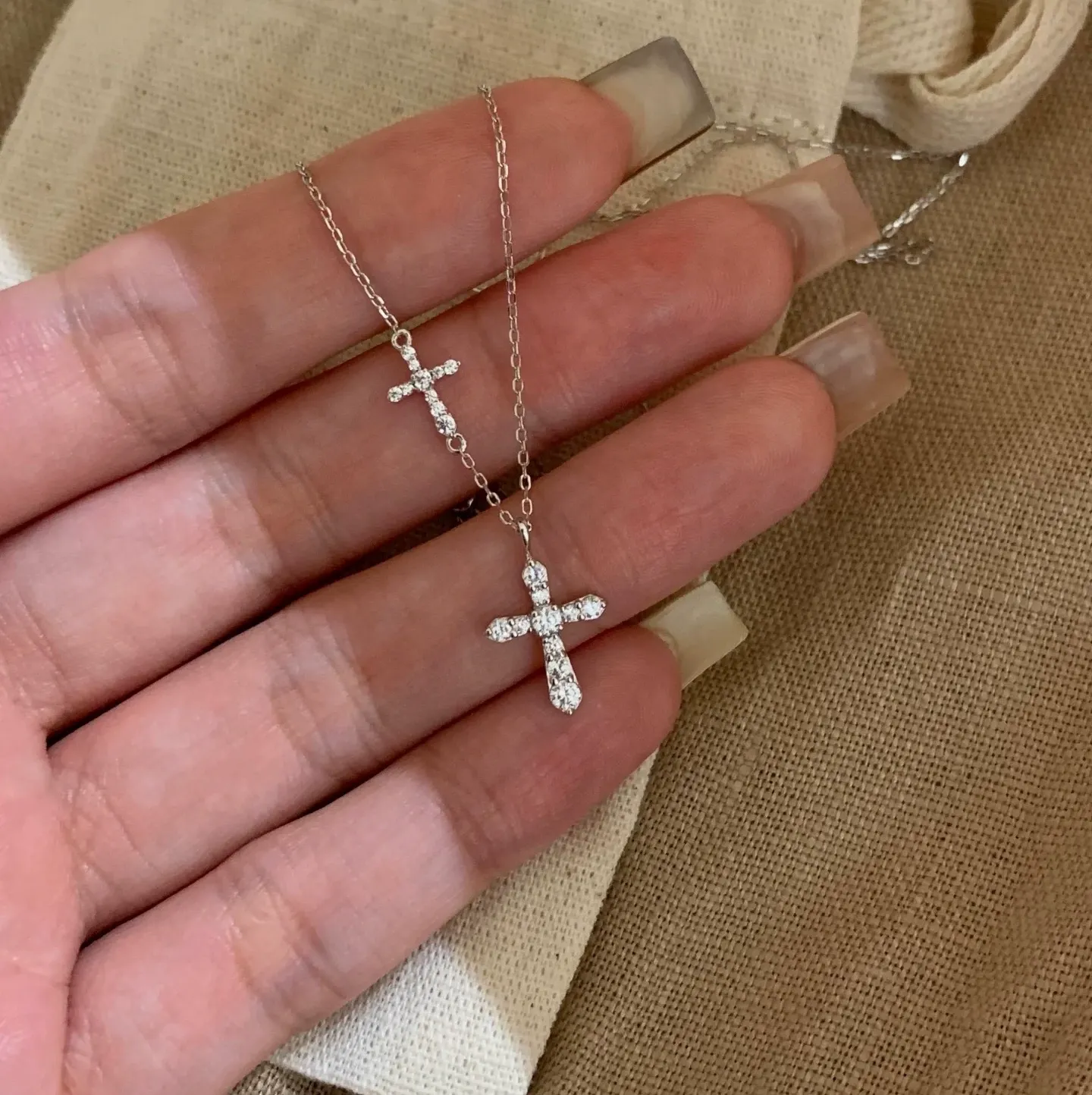 Women's Vintage Double Cross Necklace - Pave Diamond Dainty Collarbone Chain, Luxury Niche Design Pendant, Ideal Birthday Gift for Her