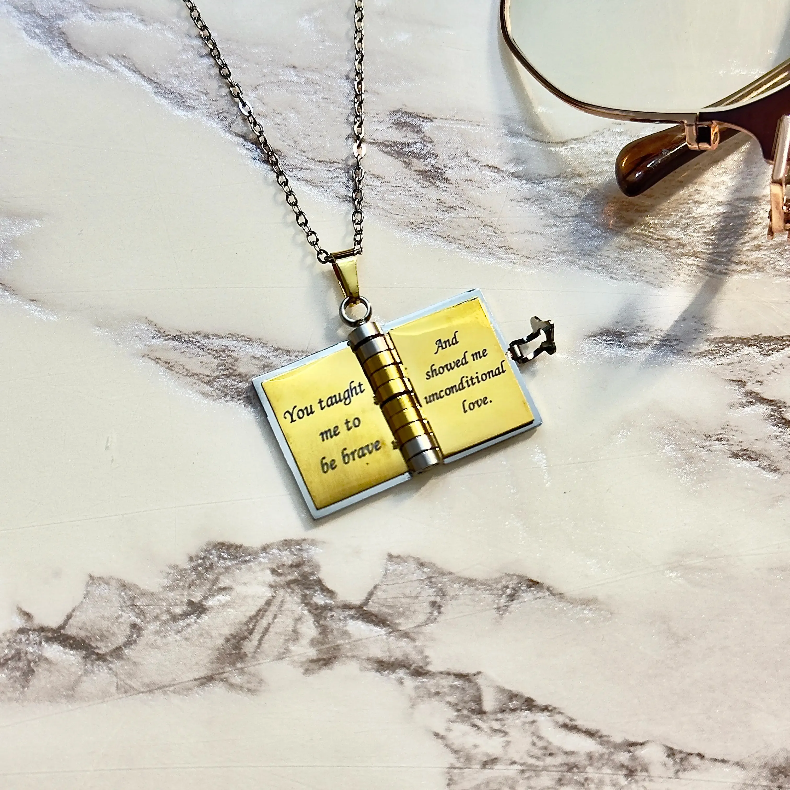 Best Mom Ever Book Necklace—perfect for Mother's Day gifting. This unique necklace features a book-shaped pendant with a flip-page design, exquisitely crafted from rust-proof 316 titanium steel.