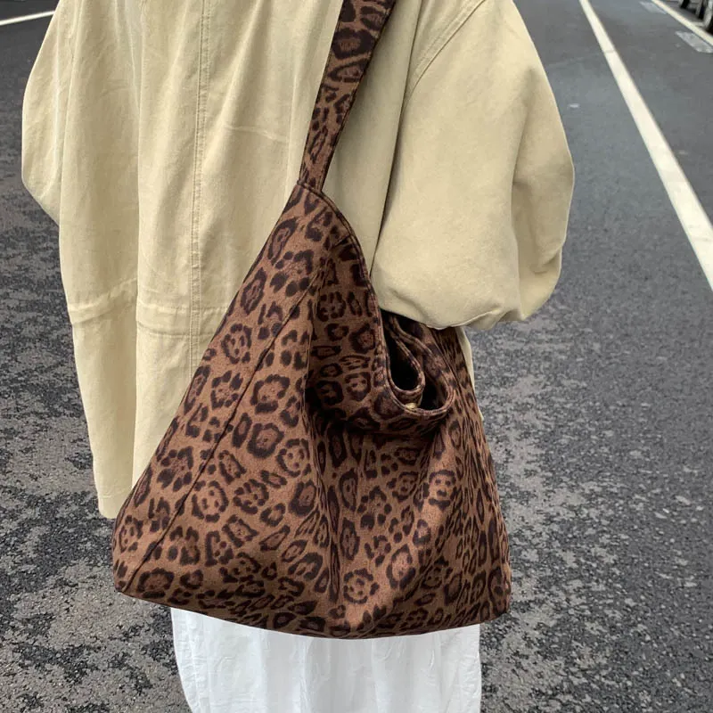 Women's Fashion Leopard Pattern Tote Bag, Casual Large Capacity Shoulder Bag for Daily Life, Trendy All-match Handbag for Commuters and Students