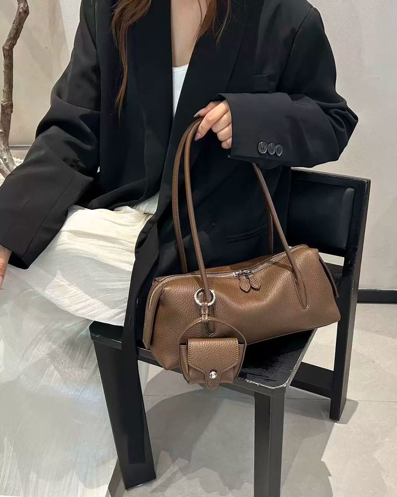 Geantă Tote din Piele Naturală pentru Femei – Elegantă, Încăpătoare și Perfectă pentru Birou