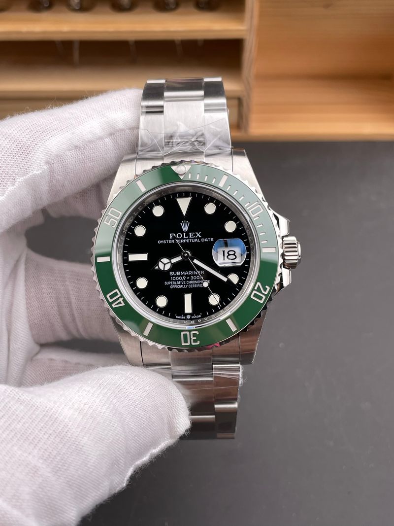Vs三代绿水鬼 黑盘绿圈 41mm 3235机
