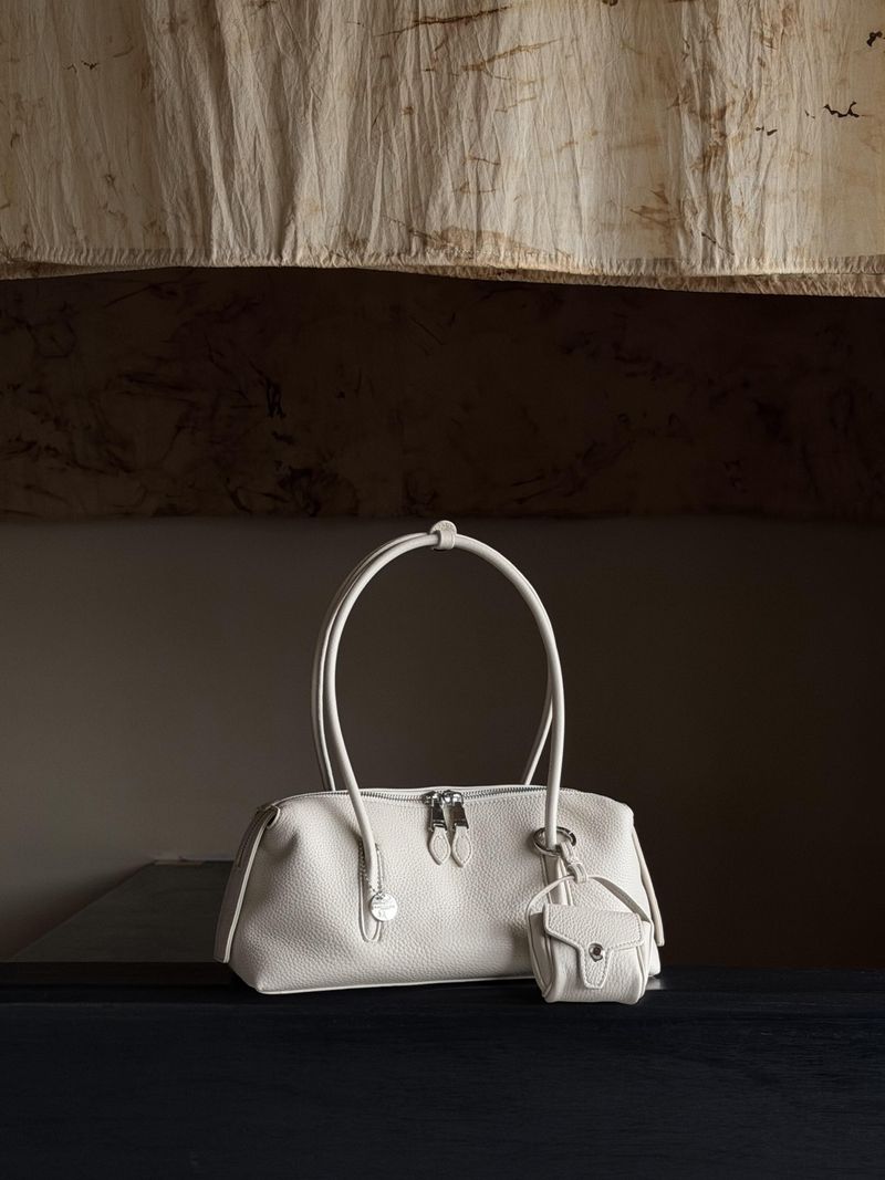 Geantă Tote din Piele Naturală pentru Femei – Elegantă, Încăpătoare și Perfectă pentru Birou