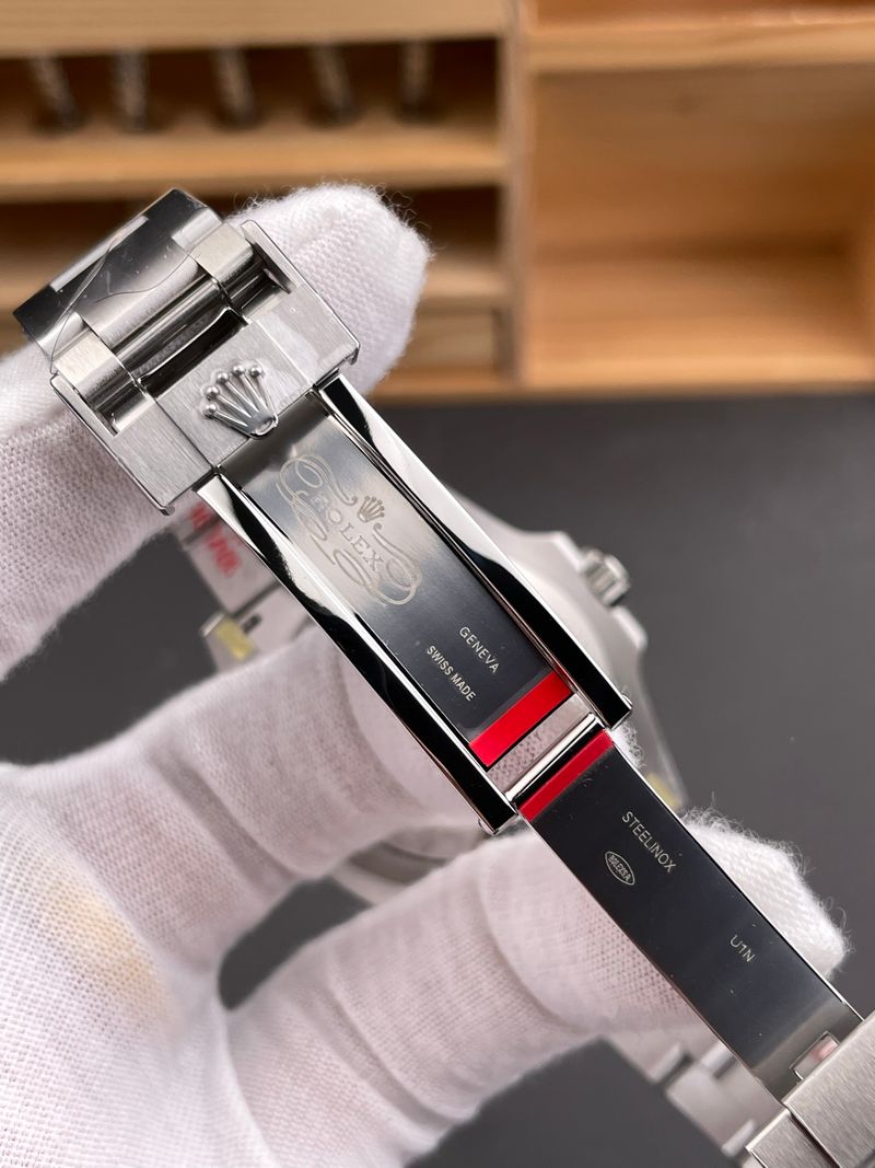 Vs三代绿水鬼 黑盘绿圈 41mm 3235机