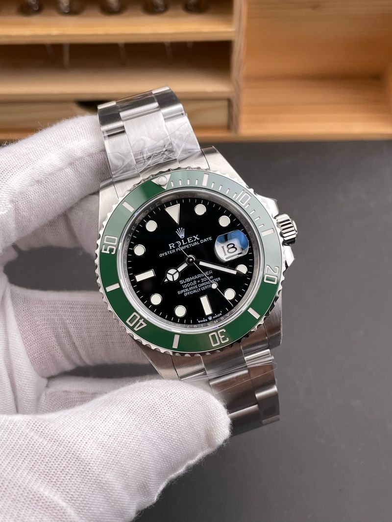 Vs三代绿水鬼 黑盘绿圈 41mm 3235机