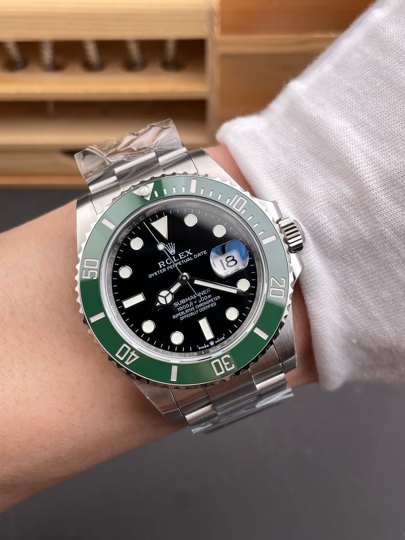 Vs三代绿水鬼 黑盘绿圈 41mm 3235机