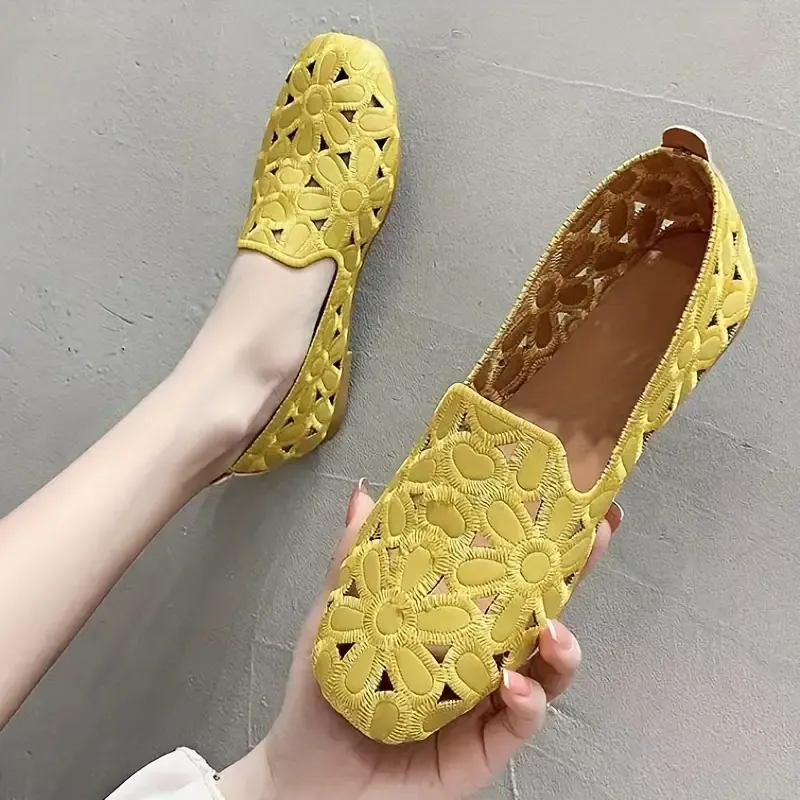 Womens Comfortable Floral Embroidered Flats
