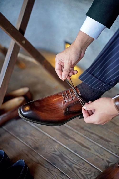 Imitation wood grain distressed leather shoes