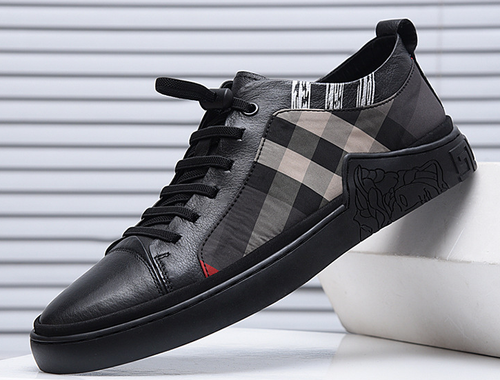 Slip-on soft-soled casual sneakers