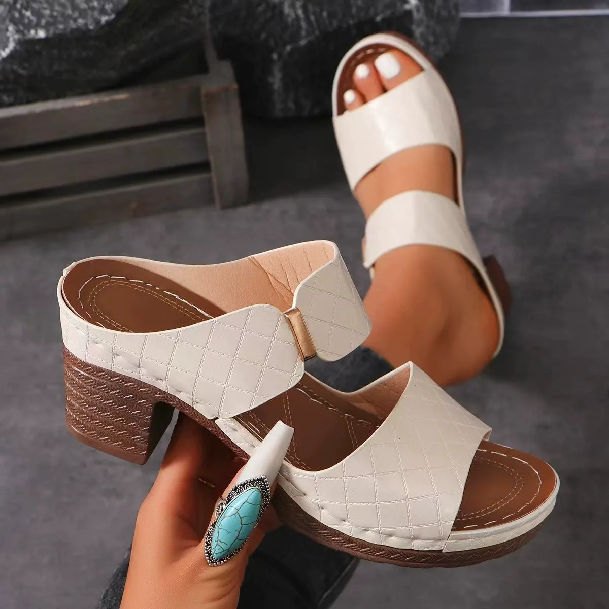 Summer new style large-sized fashionable thick-soled peep-toe trendy flip-flops