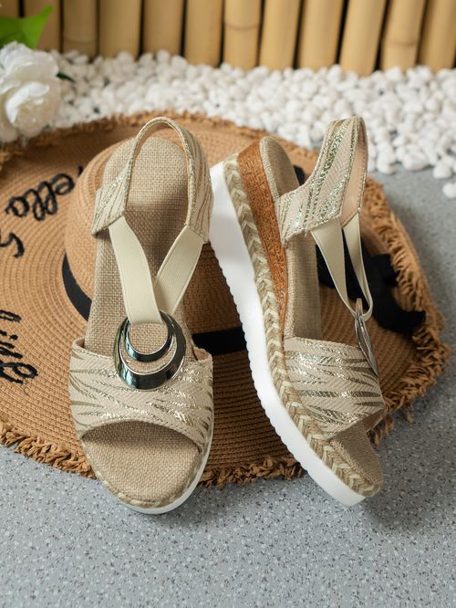 Large-sized women's sandals with metal clasp decoration, hemp rope slope and light soles, fish mouth
