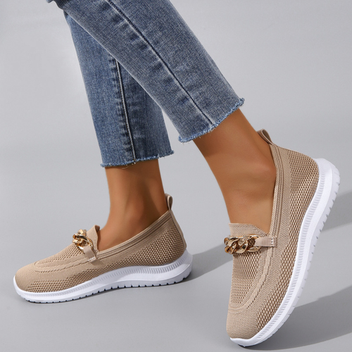 Slip-on knitted breathable and comfortable sneakers