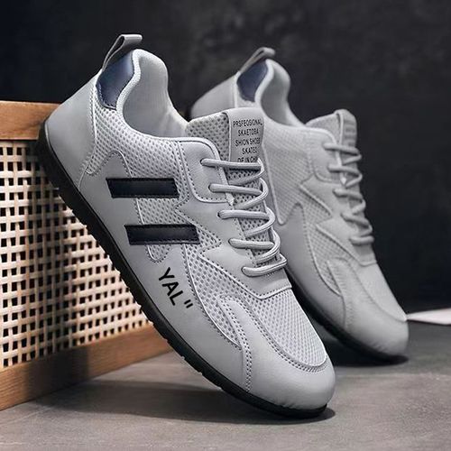 Lightweight and comfortable running shoes