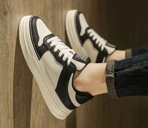 Breathable and versatile thick-soled sports casual