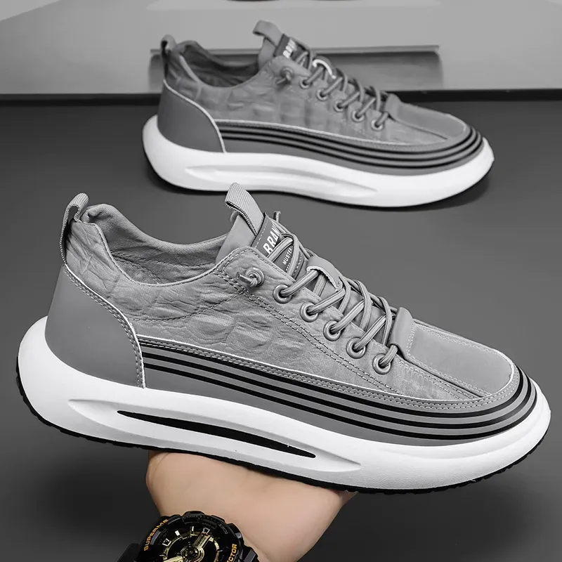 Slip-on breathable fabric casual shoes