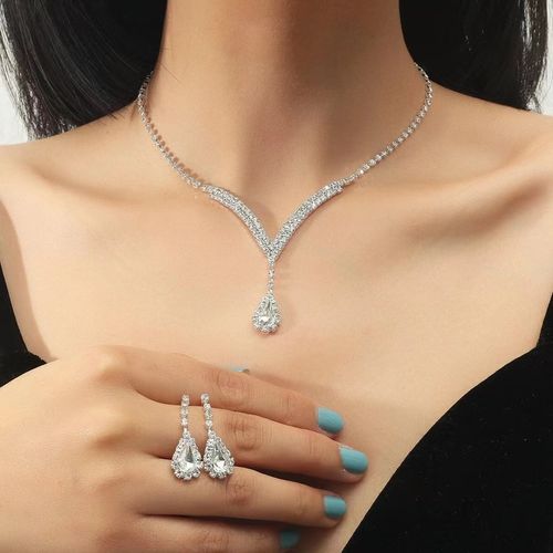 Luxurious Water Drop Rhinestones Pendant Necklace