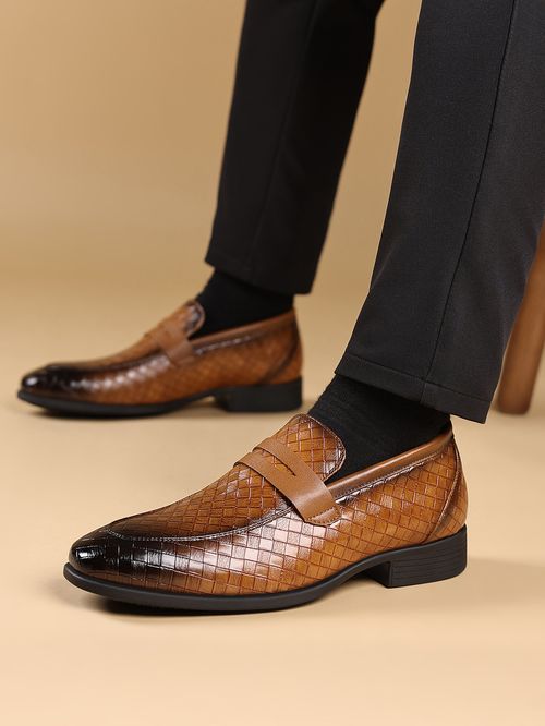 Handcrafted retro men's leather slip-on business shoes.
