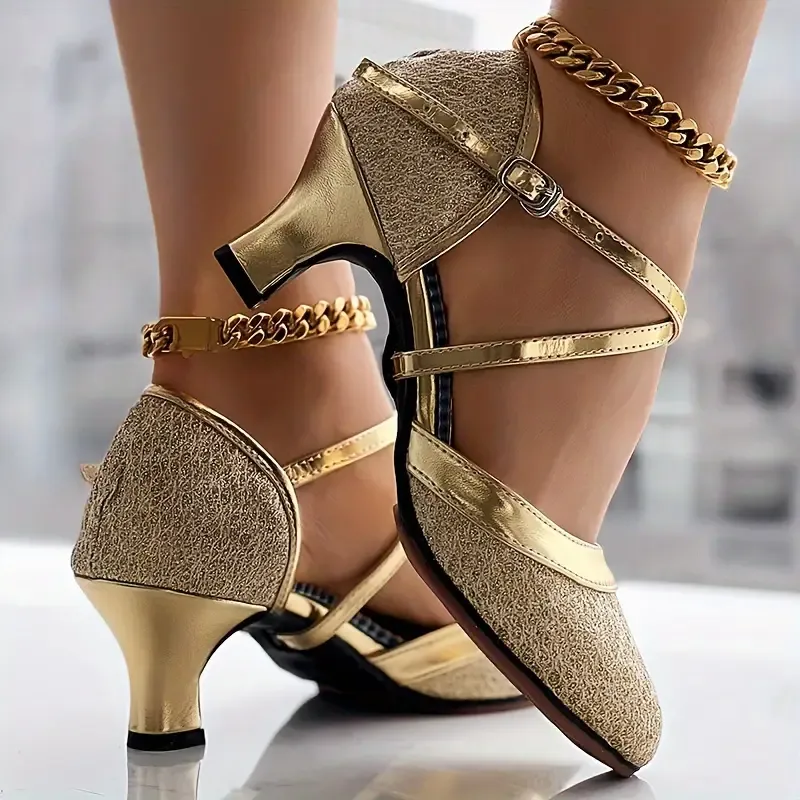 Stunning Women's