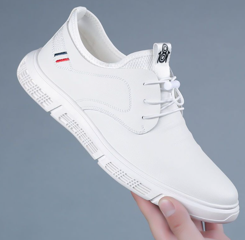 Casual leather shoes are comfortable and breathable. One can wear soft-soled leather shoes