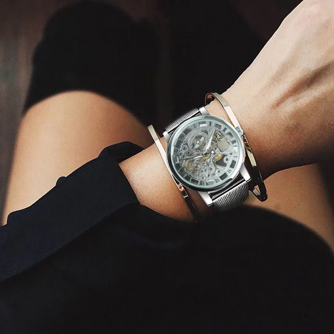 Round Dial Roman Number Analog Quartz Watch