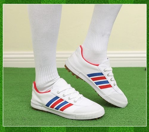 Trendy simple football shoes team broken nai