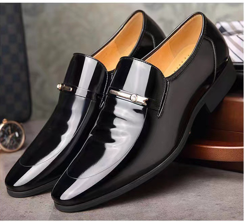 Pointed business leather shoes