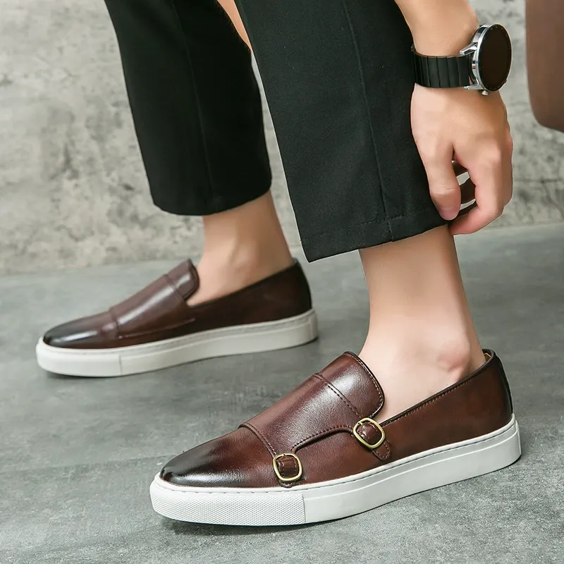 Men's business casual sneakers and British loafers