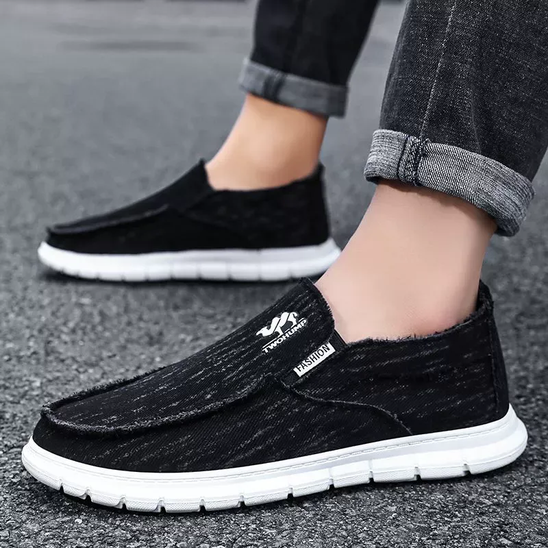 New style men's shoes - canvas shoes with breathable fabric, versatile and durable, soft sole, one-piece design.