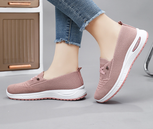 Casual breathable durable and comfortable shoes