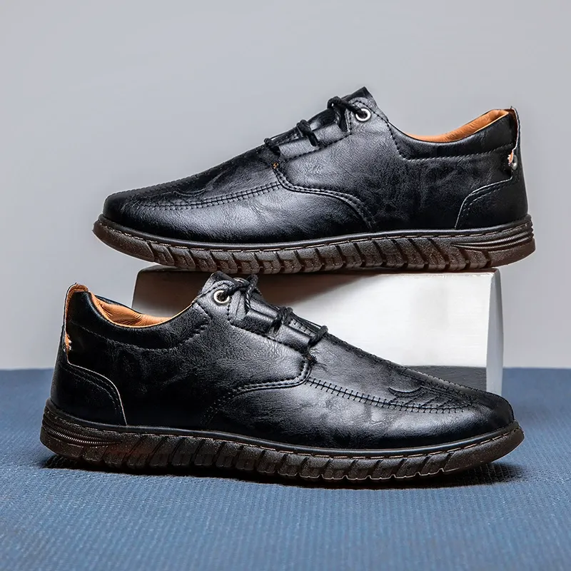 Soft leather shoes with cowhide soles are versatile and casual business shoes