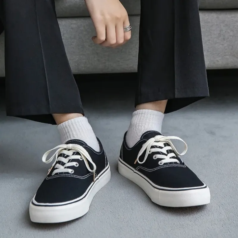 The 2025 summer new low-top sneakers, trendy shoes, versatile couple casual shoes, canvas shoes and men's shoes