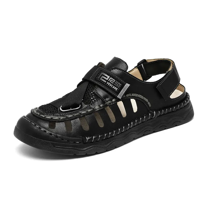 New anti-slip and wear-resistant beach shoes for men to wear as outerwear slippers