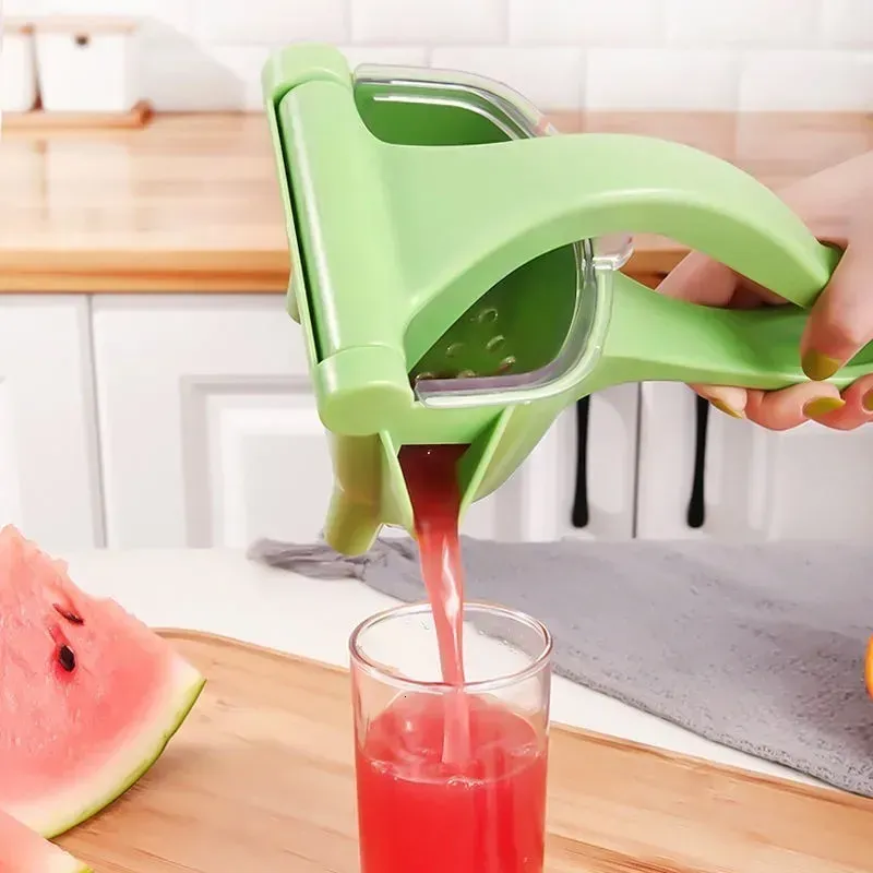 Juicers Portable Manual Juice Squeezer Hand Pressure Multifunctional Orange Juicer Pomegranate Lemon Squeezer Kitchen Accessories