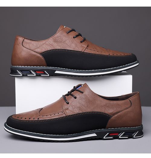 Leather men's shoes made of soft cowhide, featuring breathability for a professional look.