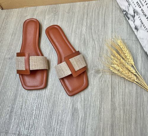 2024 summer square toe flat bottom simple one-line outer wear color matching soft bottom beach sandals for women