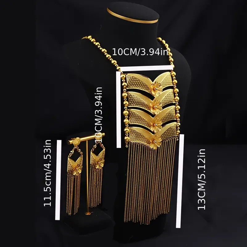 Luxurious Golden Jewelry Set