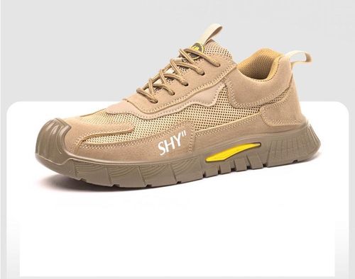 Lightweight and breathable protective shoes