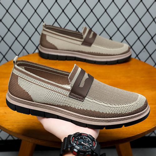 Breathable one-foot sneakers are comfortable, casual, breathable and trendy men's shoes