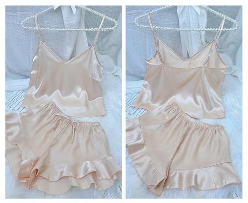 Two-piece summer thin, sexy and fashionable home wear with an interesting halter top